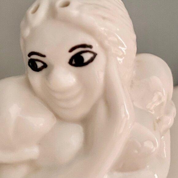 Vintage 1980s Husband & Wife Married Couple Collectible Salt & Pepper Shaker Set - Picture 3 of 7